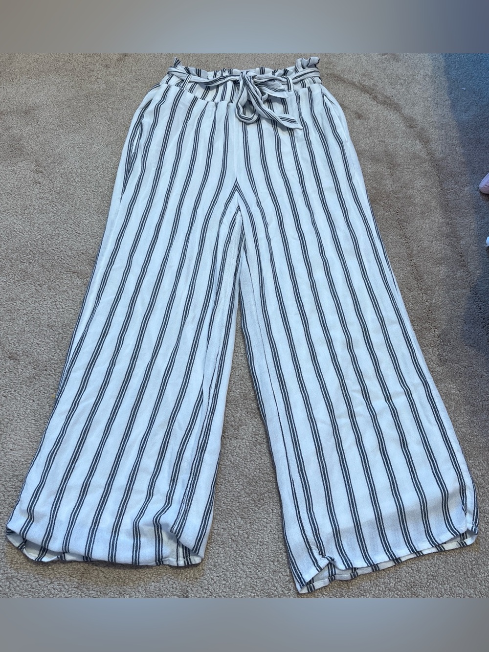Hollister striped wide leg cropped linen blend pants